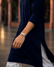 Magnetic Silver Bracelet – Sleek Mesh Edition