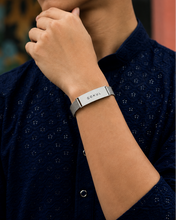 Magnetic Silver Bracelet – Sleek Mesh Edition